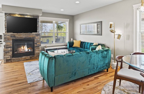 Amherstburg House | The Beach House w Hot Tub & Private Beach!