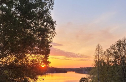 Louisa House | The Beach @ Lake Anna, Waterfront house with lots of room, sand volleyball, etc
