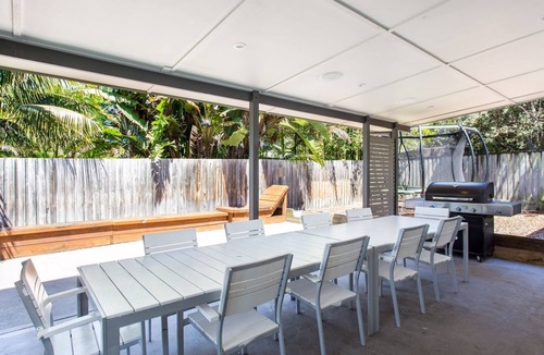 Blueys Beach House | The Beach Shack - Pacific Palms Holidays