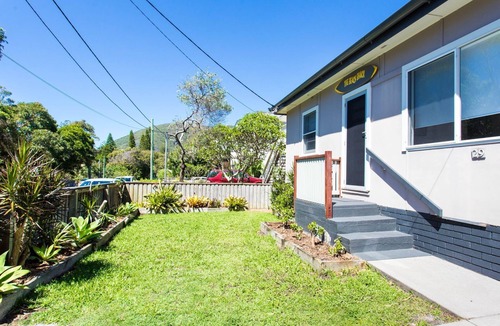 Blueys Beach House | The Beach Shack - Pacific Palms Holidays