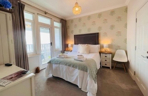 Southend-on-Sea House | The Beaches Guest House