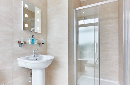 Southend-on-Sea House | The Beaches Guest House