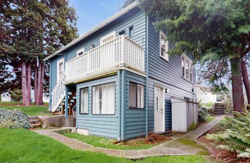 North Beach/Blue Ridge House | The BeachHouse (Lower Unit)