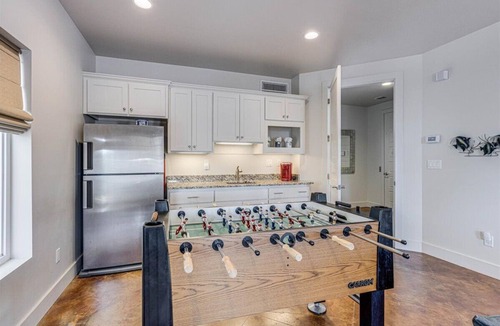 Port Aransas House | The Beachside - Banyan Beach, Ocean View & Short walk to Beach