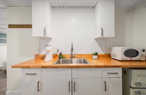 Sylvan Beach Hotel | The Beachside