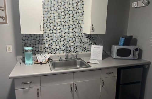 Sylvan Beach Hotel | The Beachside