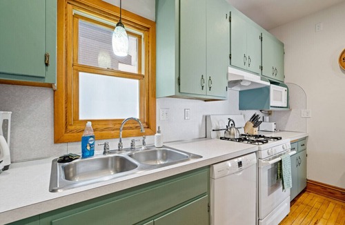 Merriam Park House | The Beanhouse Bright 3BR Walk to Grand Ave