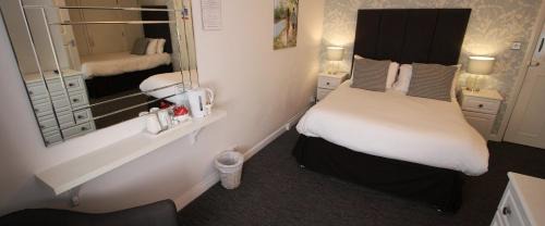 Wantage Bed & Breakfast | The Bear Hotel