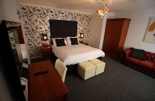 Wantage Hotel | The Bear Hotel