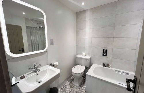 Hartfield Hotel | The Bear Inn