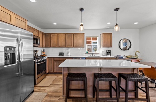 Dover Bay House | The Bear's Den - Dover ID