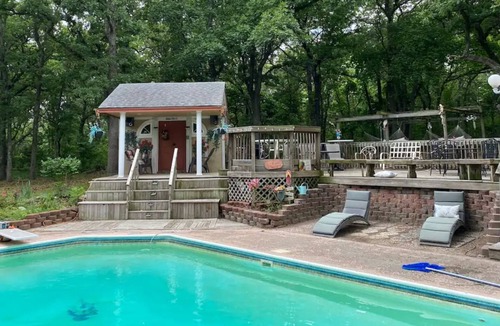 Shawnee Cabin | The Bear's Den