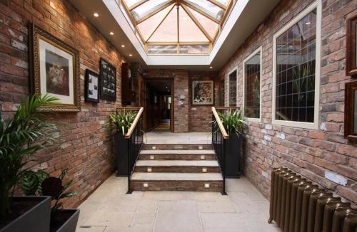 Warmingham Hotel | The Bear's Paw