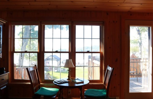 Inlet House | The Bears Cottages House on 4th Lake