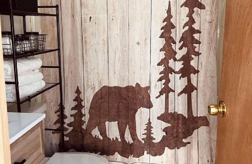 Big Lake Cabin | The Bears Den