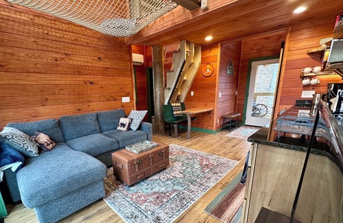 Hendersonville Cabin | The Beary Cozy Treehouse