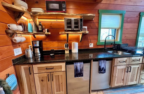 Hendersonville Cabin | The Beary Cozy Treehouse