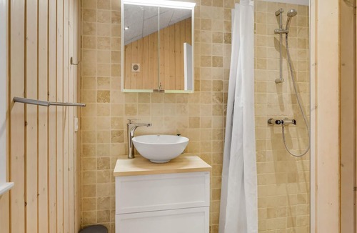 Nordenhuse House | The beautifully furnished cottage is located close to the water, which can be seen from the property