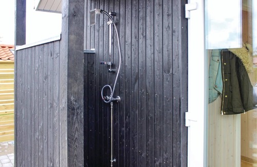 Nordenhuse House | The beautifully furnished cottage is located close to the water, which can be seen from the property