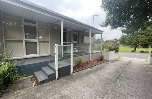 Frankston Villa | The Beauty Park Getaway