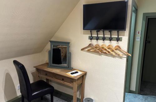 Coylton Apartment | The Bee Hive Hotel