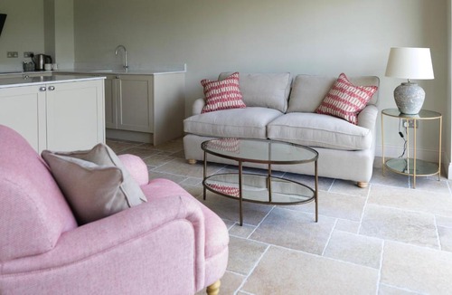 Balcombe Apartment | The Beech Cottage - Greentrees Estate