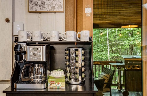 Charter Hills House | The Beech Loft - 5 Mins to Slopes - Hot Tub+Sauna