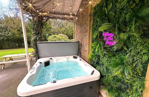 Hanham Villa | The Beeches - Entire Mansion