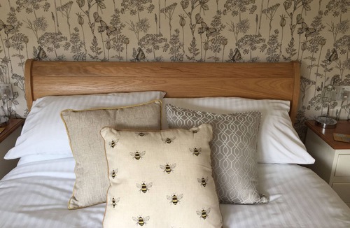 Oakamoor House | The Beehive Guest House