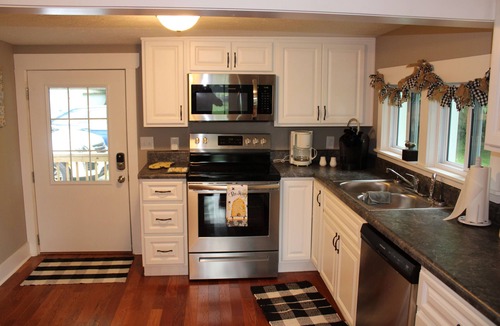 Bee Spring House | The Beehive in Bee Springs