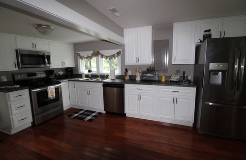 Bee Spring House | The Beehive in Bee Springs