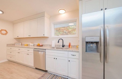 Central Newport News House | ~The BeeHive! | New 4 Bedroom Listing Next to CNU!