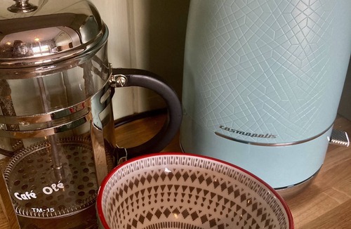 Gissing Cottage | The BeeKeepers - Homely Luxurious Self Catering