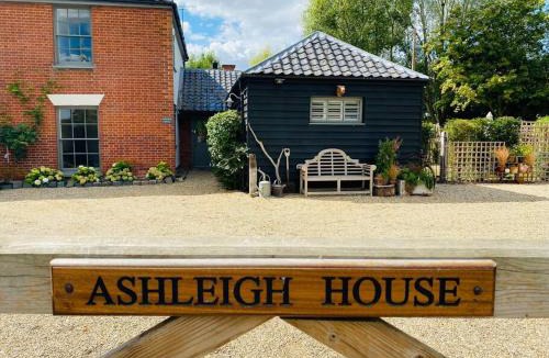 Diss House | The BeeKeepers - Homely Luxurious Self Catering