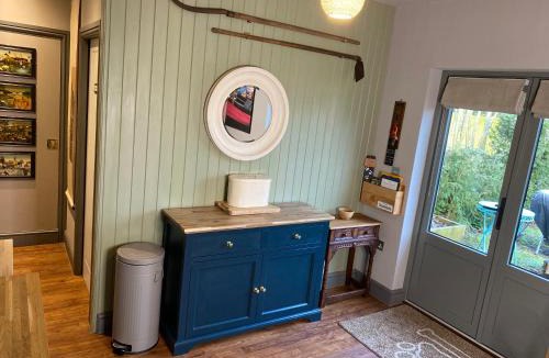 Diss House | The BeeKeepers - Homely Luxurious Self Catering