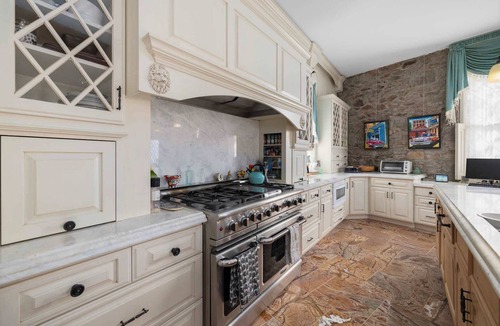 Top of the Hill House | The Belair Carriage House Newport
