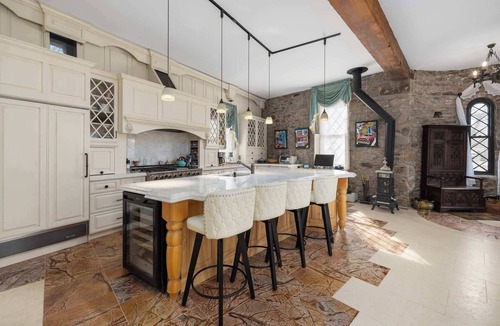 Top of the Hill House | The Belair Carriage House Newport