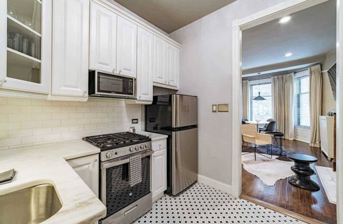 Gold Coast Apartment | The Belcroft - By Oak Street Beach & Luxury Shops