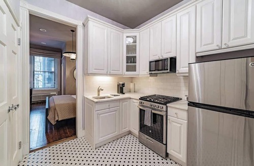 Gold Coast Apartment | The Belcroft - By Oak Street Beach & Luxury Shops