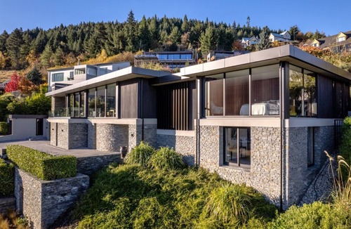 Queenstown City Centre Villa | The Belfast