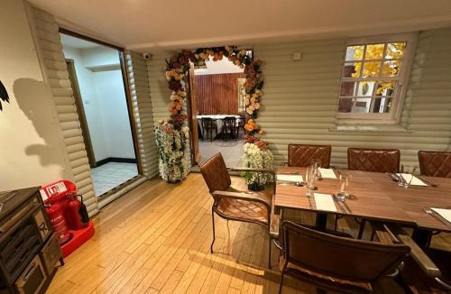 Farnham Common Hotel | The Bell and Bottle