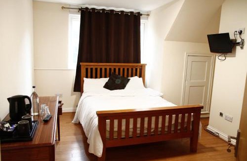 Knowl Hill Bed & Breakfast | The Bell and Bottle