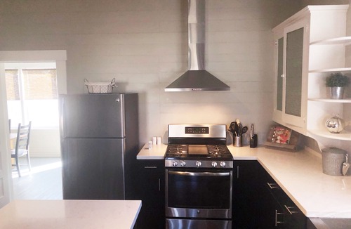 Fredericksburg House | The Bell House | Modernized Bungalow Near Main Street & Hwy 290 Wineries