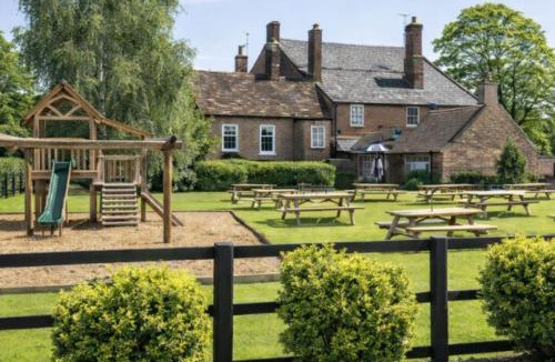 Frampton on Severn Hotel | The Bell Inn