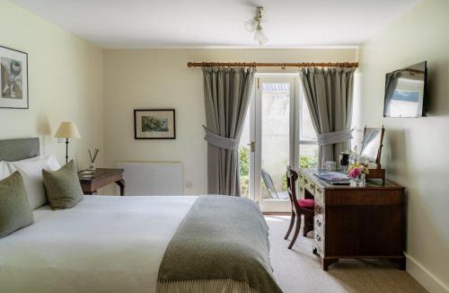 Lechlade Hotel | The Bell Inn