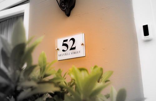 Sandown House | The Bell Lodge