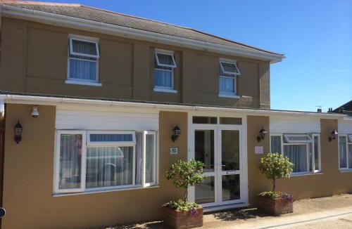 Sandown House | The Bell Lodge