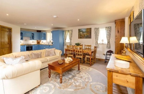 Lullington Cottage | The Bell Tower, Orchardleigh Estate