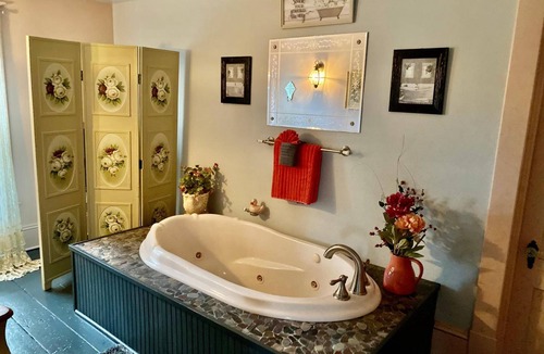 Canandaigua Bed & Breakfast | The Bella Ella B&B
