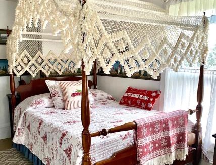 Holcomb Bed & Breakfast | The Bella Ella Bed and Breakfast